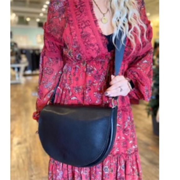 ISO - Roots large Mezza Luna Cross Body bag to purchase - Picture 2 of 7